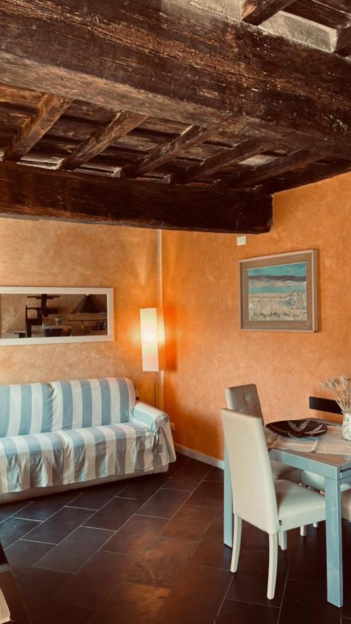 Casa Vacanze Le Tre Casette อาเมเกลีย ภายนอก รูปภาพ