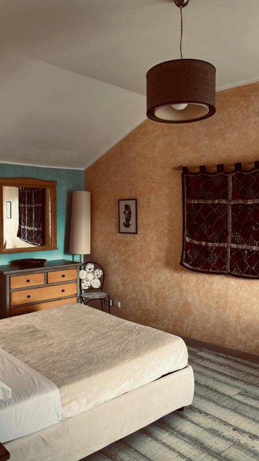 Casa Vacanze Le Tre Casette อาเมเกลีย ภายนอก รูปภาพ